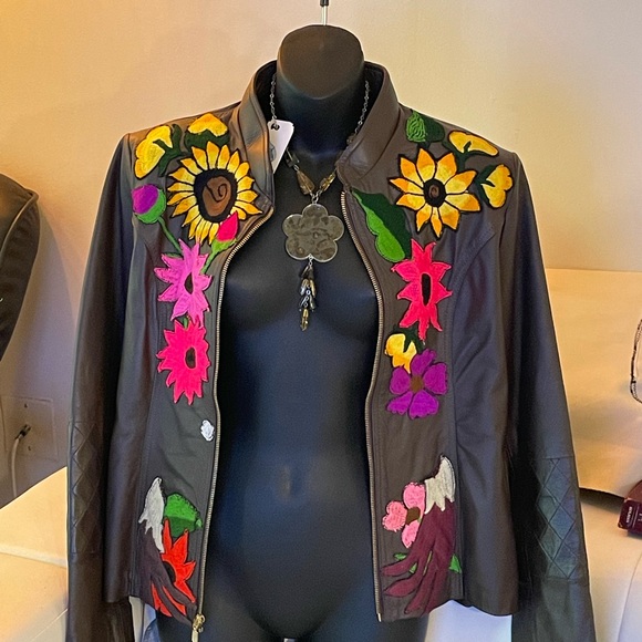 Authentic Mexican leather jackets, unique styles different sizes. - Picture 3 of 3